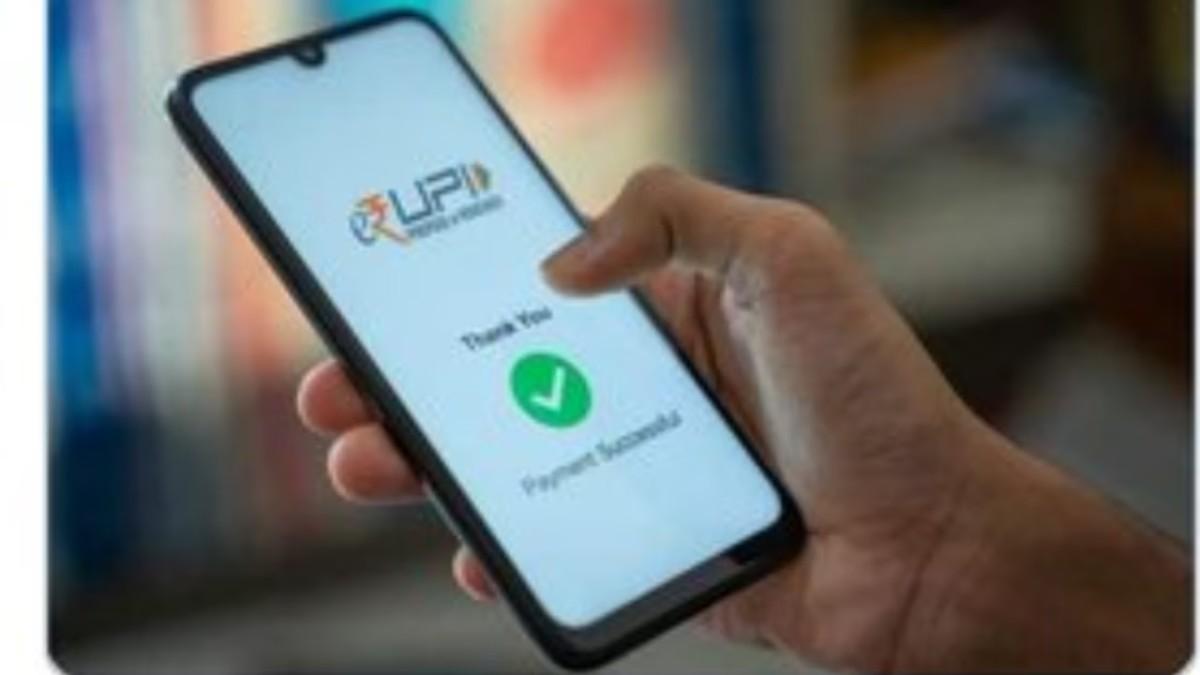 1 अगस्त से बदल जाएगी आपकी जिंदगी की रफ्तार! UPI, ऑटो पे और SBI कार्ड नियमों में गुपचुप बड़ा बदलाव, जानिए अब क्या नहीं कर पाएंगे आप?