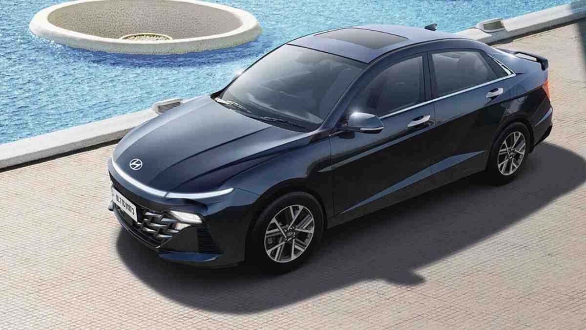 2 लाख रुपये की डाउनपेमेंट पर घर लाएं Hyundai Verna, जानें कितनी होगी मंथली EMI