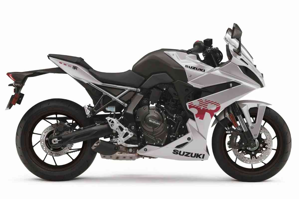 Suzuki GSX-8R पहले से ज्यादा जबरदस्त, परफॉर्मेंस और ट्रैक-रेडी फीचर्स के साथ हुई लॉन्च