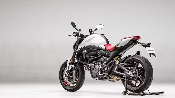 Ducati Monster बिग-टैंक लुक और शक्तिशाली इंजन के साथ लॉन्च