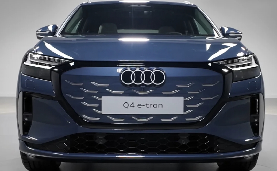 Audi Q4 e-Tron Facelift: नई डिजाइन और स्मार्ट फीचर्स के साथ वैश्विक स्तर पर हुई पेश