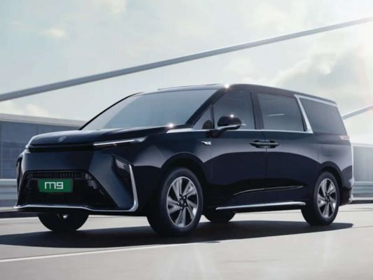 MG मोटर्स ने भारत में लॉन्च की लक्ज़री इलेक्ट्रिक MPV MG M9, जानिए फीचर्स और कीमत