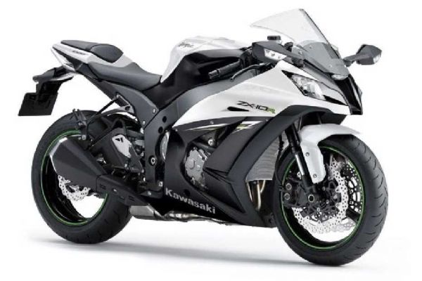 कावासाकी ने भारत में लॉन्च किया 2026 वर्जन Kawasaki Ninja ZX-10R, जानें नए फीचर्स और परफॉरमेंस