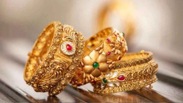 सोने में आई बड़ी गिरावट, चांदी के दाम में भी कमी &mdash; जानिए आपके शहर में क्या हैं ताजा रेट