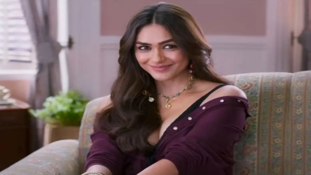 &lsquo;सन ऑफ सरदार 2&rsquo; को लेकर मृणाल ठाकुर ने की बात, कहा- मुझे पता नहीं था कोई उम्रदराज एक्&zwj;टर मेरा पति बनेगा &hellip;