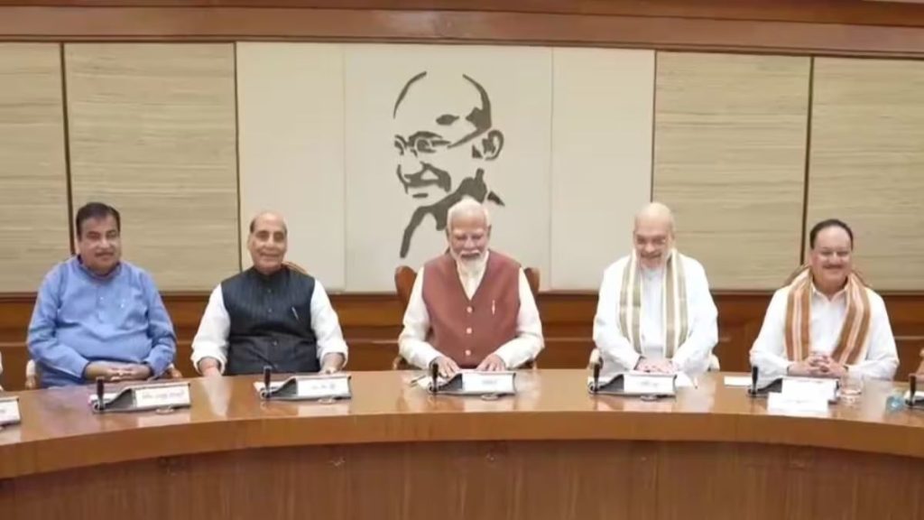 किसानों के लिए खुशखबरी: मोदी सरकार ने &lsquo;फसल बीमा योजना&rsquo; का बढ़ाया बजट, 69,515 करोड़ रुपये को दी मंजूरी, DAP पर भी बढ़ाई सब्सिडी