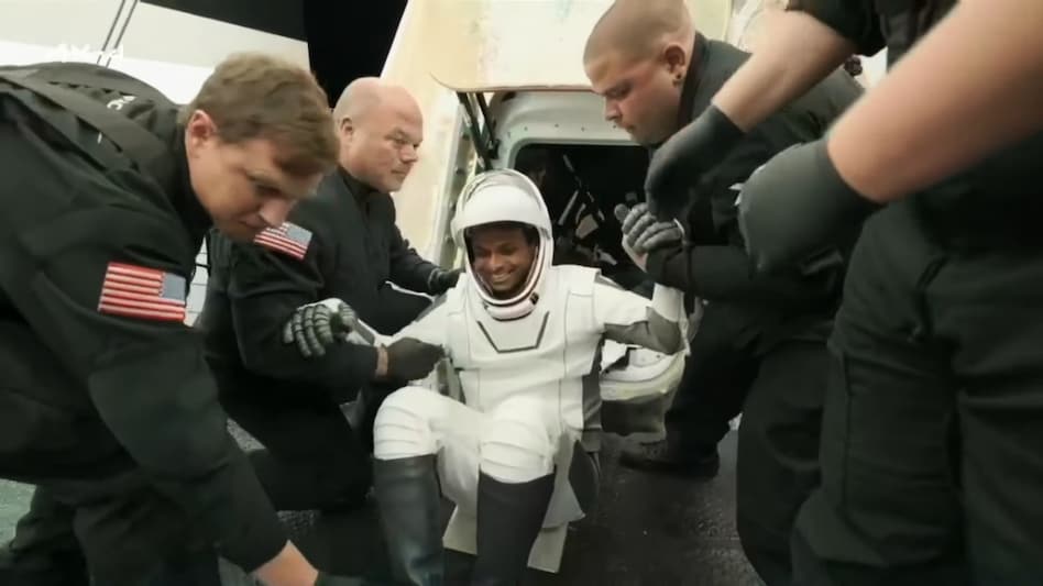 ड्रैगन कैप्सूल से बाहर निकले शुभांशु शुक्ला, चेहरे पर दिखी गर्व की मुस्कान..