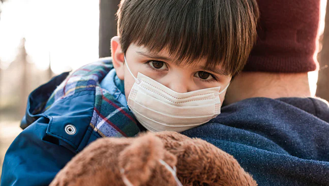 बढ़ते प्रदूषण में बच्चों और बुजुर्गों का रखें खास ख्याल, अपनाएं ये 5 उपाय