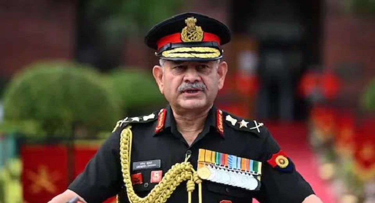 इंडियन आर्मी चीफ की पाकिस्तान को दो टूक, कहा- उसे ही तय करना होगा कि वह &ldquo;भूगोल का हिस्सा बना रहना चाहता है या फिर इतिहास का&rdquo;
