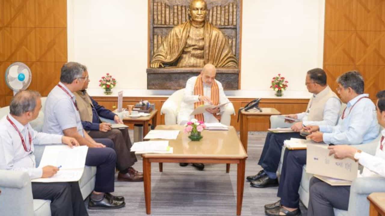 सीमावर्ती इलाकों की डेमोग्राफी बदलाव को लेकर अमित शाह ने की बैठक