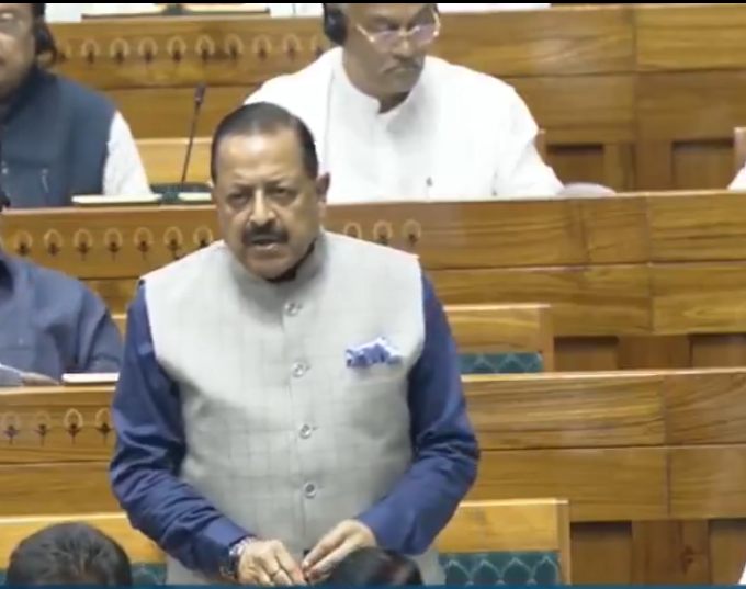 संशोधन बिल लोकसभा में पेश, पेपर लीक करने पर 10 साल जेल और ₹10 करोड़ जुर्माने का प्रावधान ; हंगामे के कारण दोनों सदन स्थगित