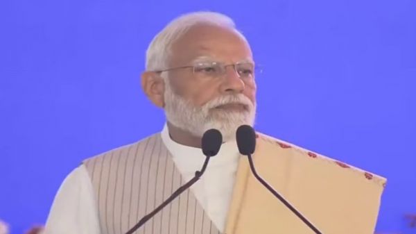 PM मोदी ने बंगाल को दी सौगात, 15 हजार करोड़ के विकास कार्यों का किया लोकार्पण और शिलान्यास