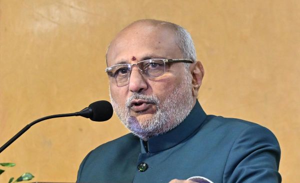 सीपी राधाकृष्णन बने भारत के नये उपराष्ट्रपति, बी सुदर्शन रेड्डी को हराया, जानिये उनके बारे में….