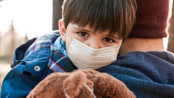 बढ़ते प्रदूषण में बच्चों और बुजुर्गों का रखें खास ख्याल, अपनाएं ये 5 उपाय