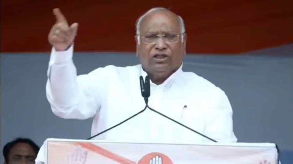 आतंकी नहीं आतंकित बोला था&hellip;कांग्रेस अध्यक्ष खड़गे ने PM मोदी को &lsquo;आतंकवादी&rsquo; कहने के बाद दी सफाई