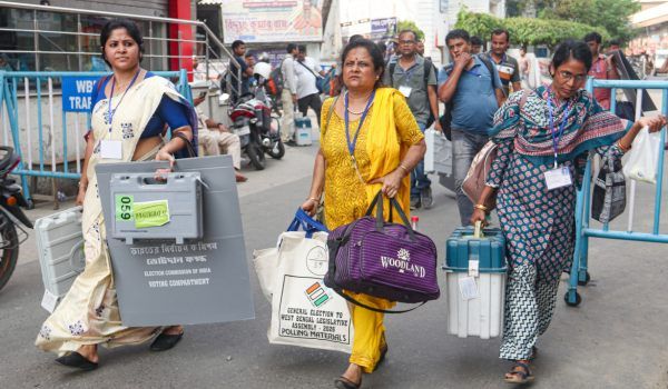 बंगाल में मतदान खत्म, टूटे पिछले सारे रिकॉर्ड : शाम 6 बजे तक 91.35% वोटिंग दर्ज ; तमिलनाडु में भी हुई बंपर वोटिंग