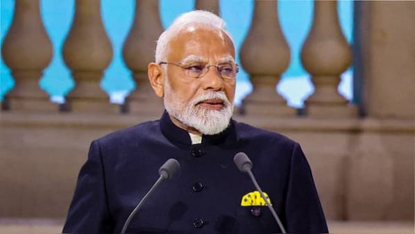 पीएम मोदी के काफिले में सिर्फ दो गाड़ियांः पेट्रोल-डीजल बचाने के लिए खुद की अपील पर किया अमल
