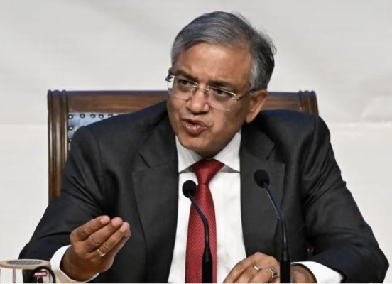 ज्ञानेश कुमार के खिलाफ &lsquo;महाभियोग नोटिस&rsquo;, अब पूर्व आईएएस अफसरों ने CEC के खिलाफ खोला मोर्चा, लगाए 6 बड़े आरोप
