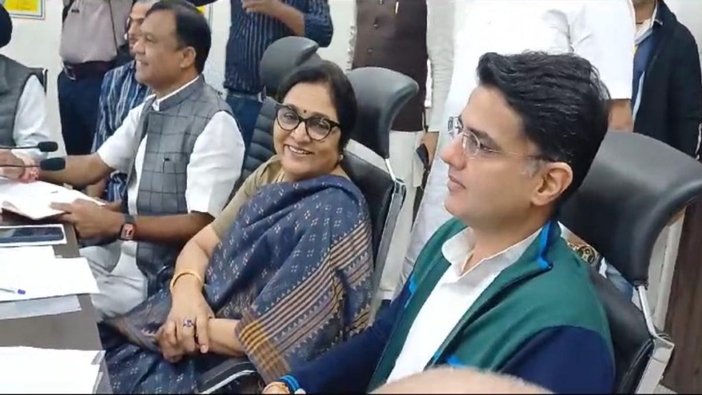 कांग्रेस बैठक : छत्तीसगढ़ के 3-4 दबंग नेताओं को लोकसभा चुनाव लड़ना चाहिए, पूर्व CM से भी किया है आग्रह &ndash; रजनी पाटिल