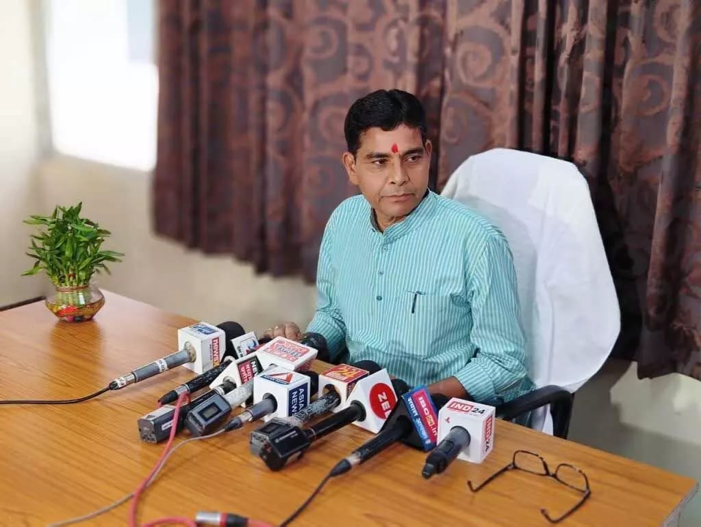 खराबी कांग्रेस पार्टी में है EVM में नहीं - मंत्री टंकराम वर्मा 