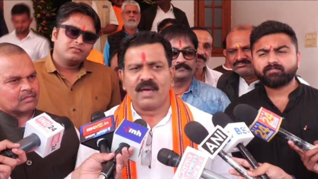 पूर्व मुख्यमंत्री के नक्सलियों के फर्जी एनकाउंटर वाले बयान को डिप्टी सीएम विजय शर्मा ने बताया दुर्भाग्यजनक, कहा- भूपेश बघेल को जवानों से माफी मांगनी चाहिए&hellip;