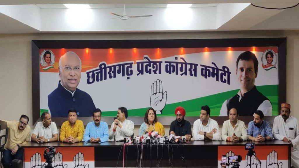 नक्सलियों को शहीद बताने वाले सवाल पर भड़की सुप्रिया श्रीनेत, पत्रकार को नसीहत देते हुए कहा- आपने मेरा पूरा बयान सुना है या नहीं &hellip;