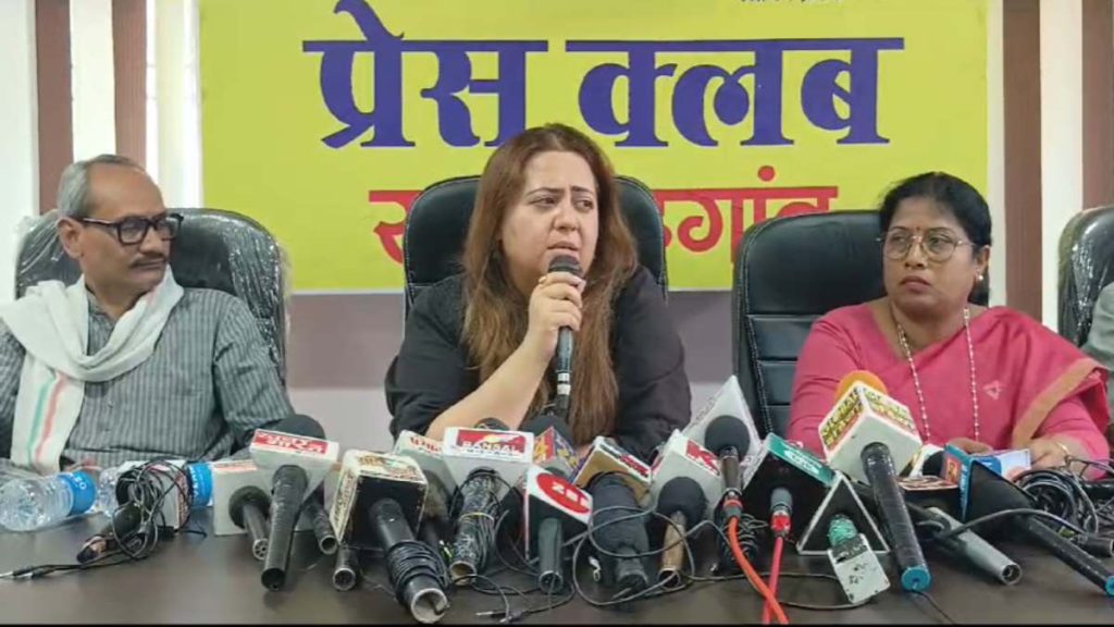 कांग्रेस की राष्ट्रीय प्रवक्ता राधिका खेड़ा ने पीएम मोदी को लेकर दिया बड़ा बयान, कहा- जनता को मूर्ख समझने वाले ही मूर्ख