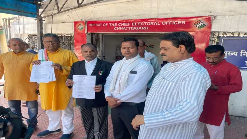 प्रधानमंत्री के राजभवन में रूकने पर कांग्रेस ने जताई आपत्ति, मुख्य निर्वाचन पदाधिकारी से मिला प्रतिनिधिमंडल, लगाया शासकीय तंत्र के दुरुपयोग का आरोप