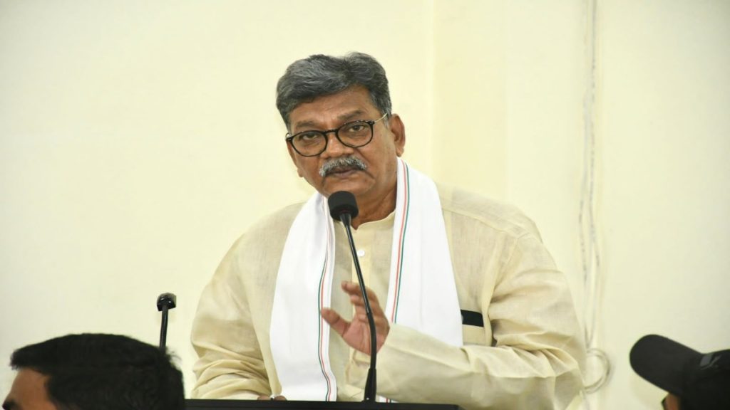 मतगणना को लेकर नेता प्रतिपक्ष महंत ने अभिकर्ताओं से की अपील, कहा- लोकतंत्र को बचाए रखने के लिए रहें चौकस