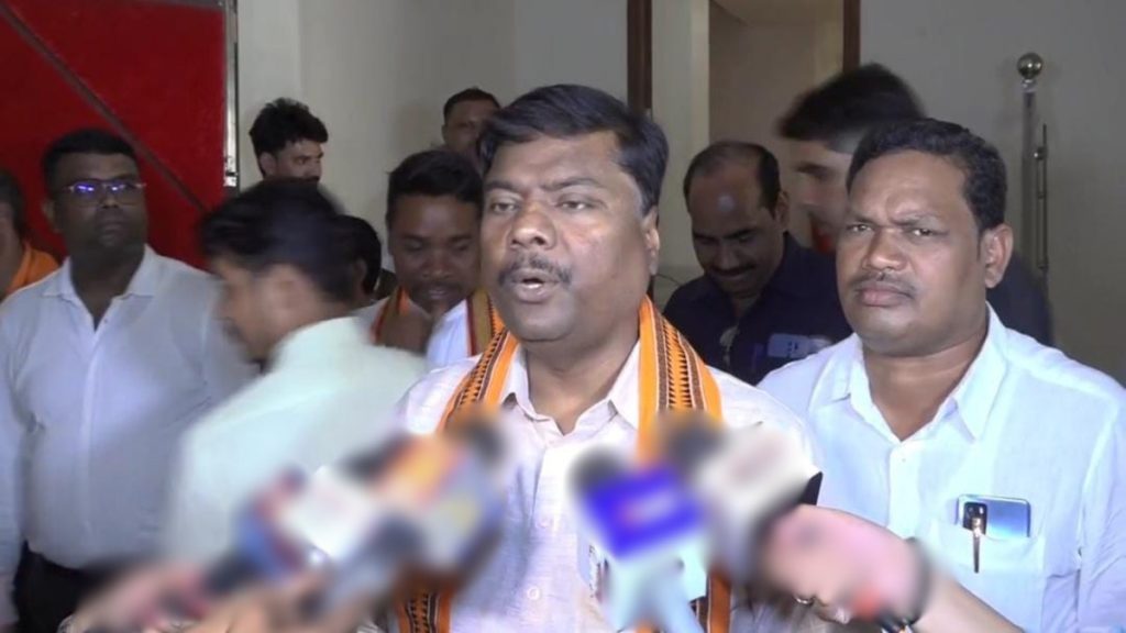 इमरजेंसी पर सियासत: पूर्व सीएम बघेल के बयान पर मंत्री कश्यप का पलटवार, कहा- कांग्रेस ने संविधान के साथ किया खिलवाड़