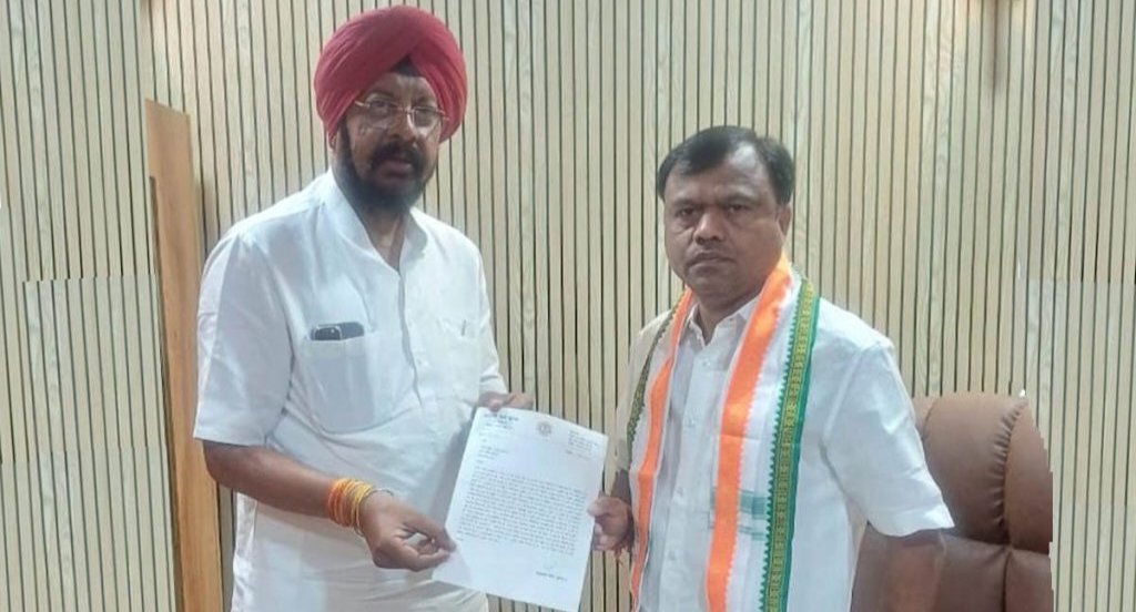 कांग्रेस में बागियों की घर वापसी का विरोध, पूर्व विधायक कुलदीप जुनेजा ने आनंद और अजीत कुकरेजा के खिलाफ पीसीसी चीफ बैज को सौंपा पत्र