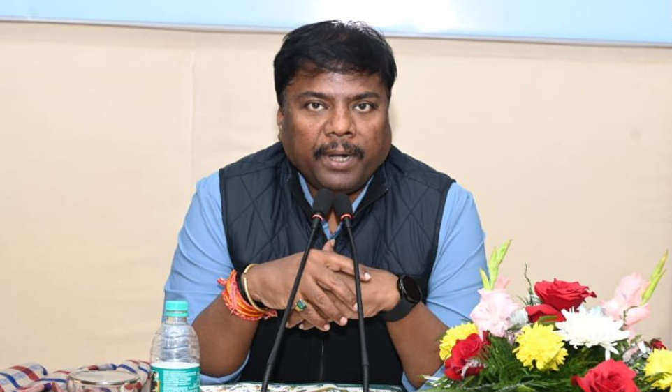 सोनिया गांधी ने राष्ट्रपति मुर्मू को कहा &lsquo;POOR LADY, वन मंत्री कश्यप ने बेचारी&rsquo; कह अपमानित करने का लगाया आरोप, कहा- कांग्रेस में थोड़ी भी शर्म बची है तो मांगे माफी..