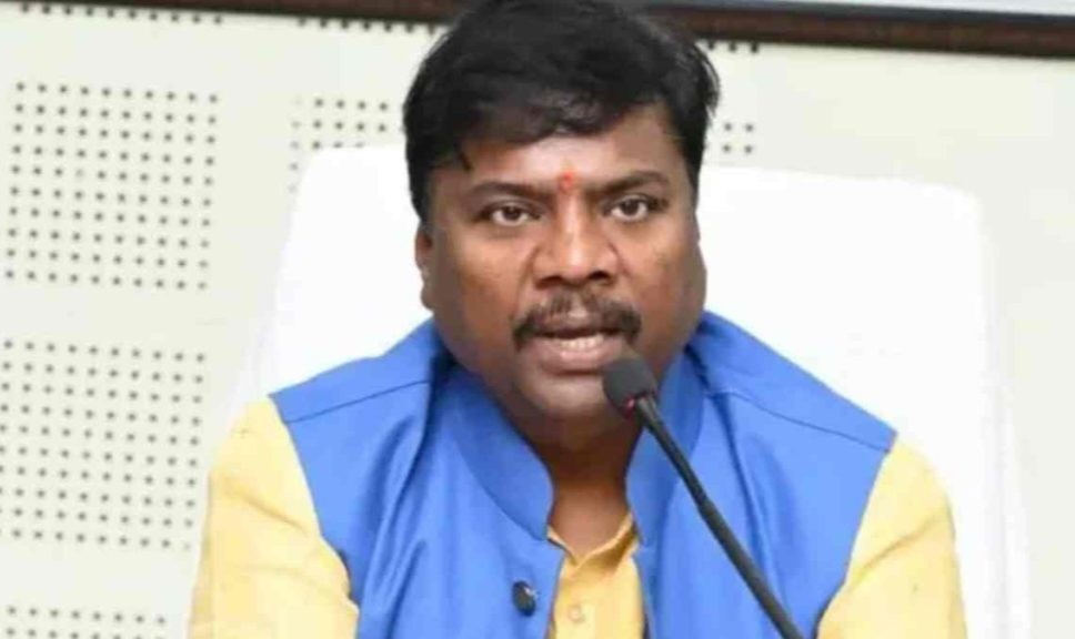 कांग्रेस के घोषणा पत्र पर मंत्री केदार कश्यप का वार, कहा- घोषणा पत्र आधा कॉपी पेस्ट, बाकी टोटल वेस्ट