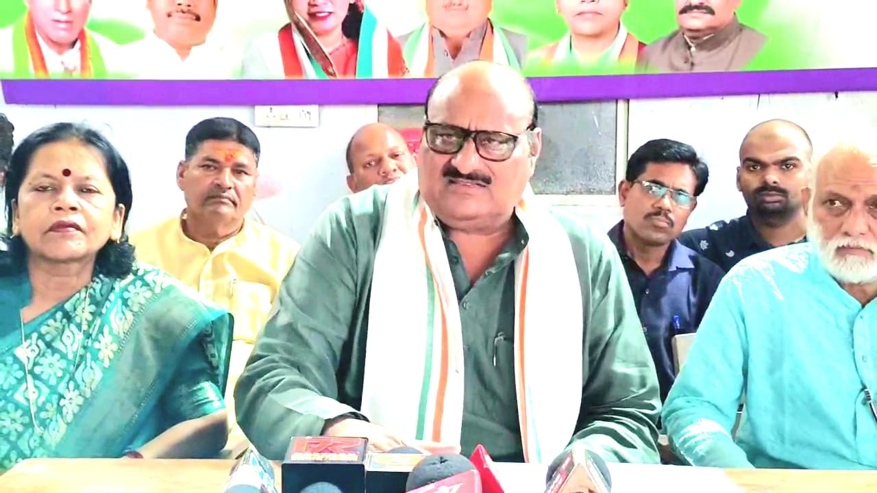 कलेक्टर के नोटिस पर पूर्व मंत्री जयसिंह अग्रवाल का पलटवार, कहा&hellip;.. "मैं कलेक्टर का चपरासी नही हूं !" फेसबुक पोस्ट नही होगी डिलीट