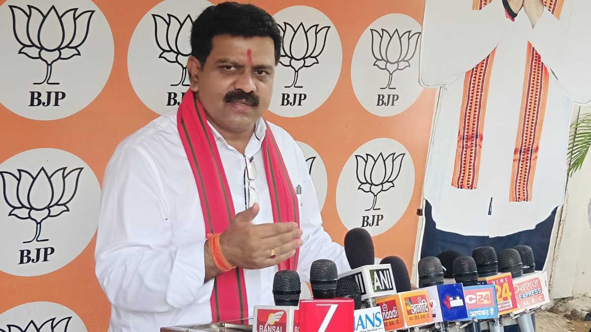 मनरेगा का नाम बदलने पर सियासत जारी : कांग्रेस के प्रदर्शन पर उपमुख्यमंत्री विजय शर्मा का बयान, कहा-