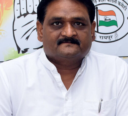 कांग्रेस के आधिकारिक मीडिया व्हाट्सऐप ग्रुप के दुरुपयोग पर विवाद, विकास तिवारी ने सुशील आनंद शुक्ला पर लगाए गंभीर आरोप