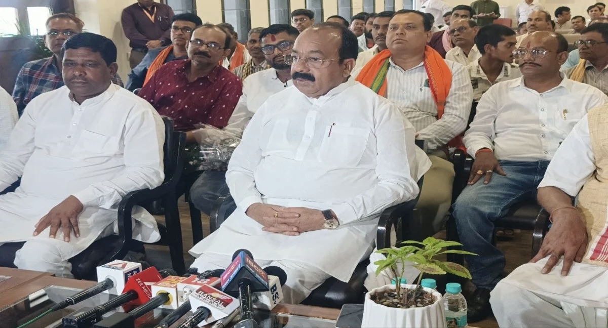उपमुख्यमंत्री अरुण साव का कांग्रेस पर हमला, कहा- हार के डर से लगा रहे निष्पक्षता पर सवाल