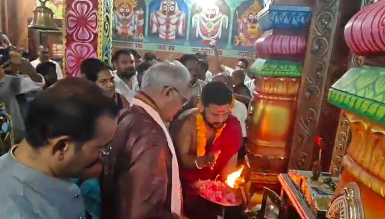 गरियाबंद पहुंचे पूर्व मुख्यमंत्री भूपेश बघेल, बोले- धार्मिक विभूतियों को राजनीति में नहीं आना चाहिए