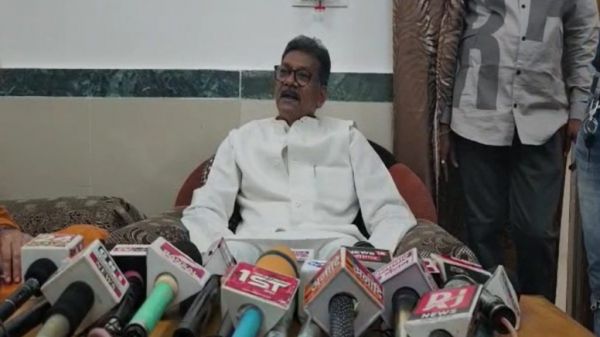 कांग्रेस के बागी नेताओं की घर वापसी पर नेता प्रतिपक्ष महंत का बड़ा बयान, कहा- नेताओं ने गलती स्वीकार करते हुए मांगी है क्षमा&hellip;