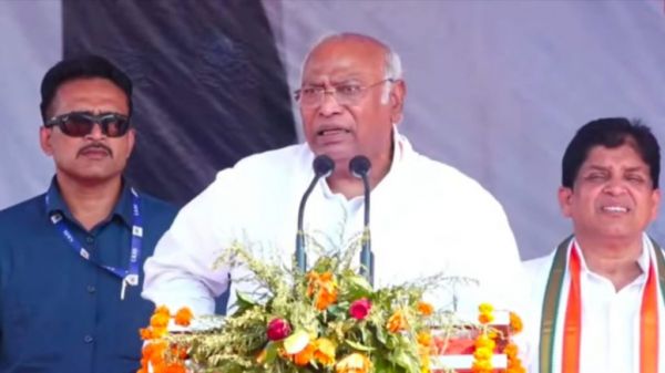 लोकसभा चुनाव 2024 : जांजगीर में बीजेपी पर जमकर बरसे खड़गे, कहा- पहले और दूसरे चरण के बाद कांग्रेस को मिल रहा बहुमत, भाजपा की खिसक गई जमीन