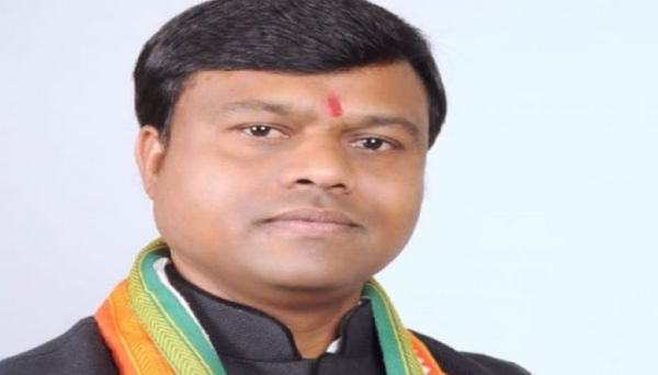 इनसे वर्तमान का पूछो, तो मंत्री 2047 की बात करते हैं : दीपक बैज