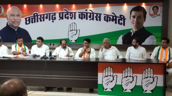 कांग्रेस की समीक्षा बैठक में प्रत्याशियों का फूटा गुस्सा, प्रदेश प्रभारी पायलट ने दिया एकजुटता का संदेश