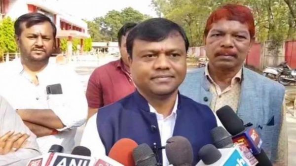 कमीशन पर पॉलिटिक्स: कांग्रेस ने कमीशनखोरी पर साधा निशाना, दीपक बैज बोले, सभी विभागों में कमीशन के टारगेट फिक्स