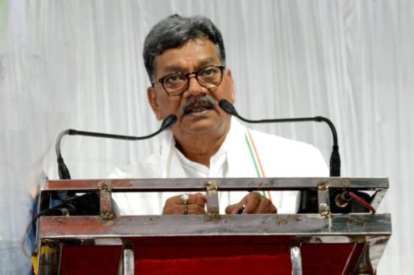 नेता प्रतिपक्ष डाॅ.महंत ने फिर दोहराया&hellip;..आपसी फूट के कारण कांग्रेस चुनाव हारी, संगठन में बड़े बदलाव के दिये संकेत