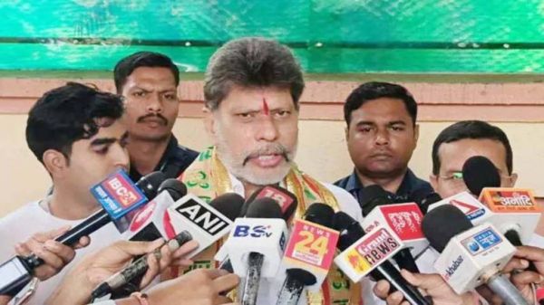 &lsquo;कांग्रेस से जाने वालों की भाजपा में इज्जत नहीं&rsquo;, दीपक बैज के बयान पर किरण सिंहदेव का पलटवार, कहा-