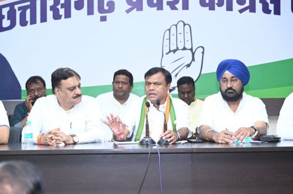 छत्तीसगढ़ PCC चीफ बैज के खिलाफ अहमदाबाद में FIR, गुजरात की स्वास्थ्य सेवाओं पर गलत जानकारी फैलाने का आरोप