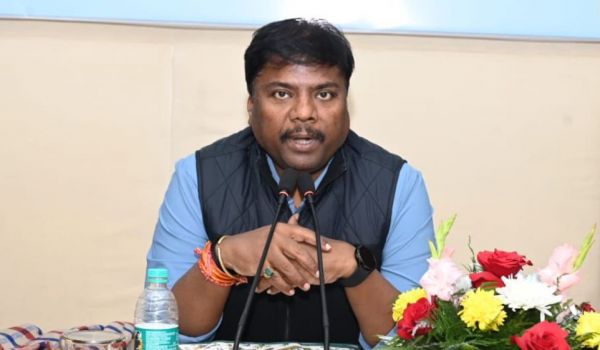 सोनिया गांधी ने राष्ट्रपति मुर्मू को कहा &lsquo;POOR LADY, वन मंत्री कश्यप ने बेचारी&rsquo; कह अपमानित करने का लगाया आरोप, कहा- कांग्रेस में थोड़ी भी शर्म बची है तो मांगे माफी..