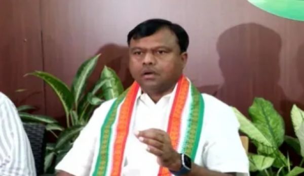 अमेरिका में अवैध तरीके से रह रहे भारतीयों को वापस भेजने पर बिफरे पीसीसी चीफ दीपक बैज, कहा- देश से माफी मांगे मोदी