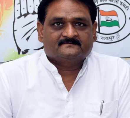 कांग्रेस के आधिकारिक मीडिया व्हाट्सऐप ग्रुप के दुरुपयोग पर विवाद, विकास तिवारी ने सुशील आनंद शुक्ला पर लगाए गंभीर आरोप