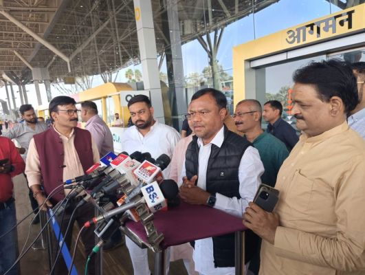 कांग्रेस पर बृजमोहन का वार, दीपक बैज का पलटवार: बोले&ndash; बीजेपी इतने गुटों में बंटी कि एक कोना भी कम पड़ जाएगा